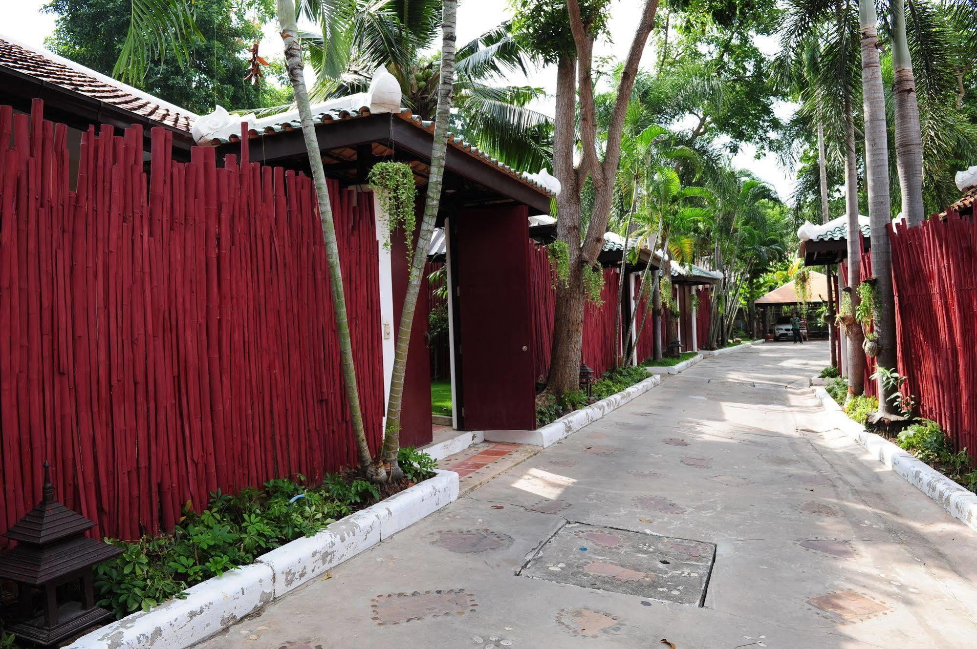 Napalai Pool Villa Resort Pattaya Extérieur photo